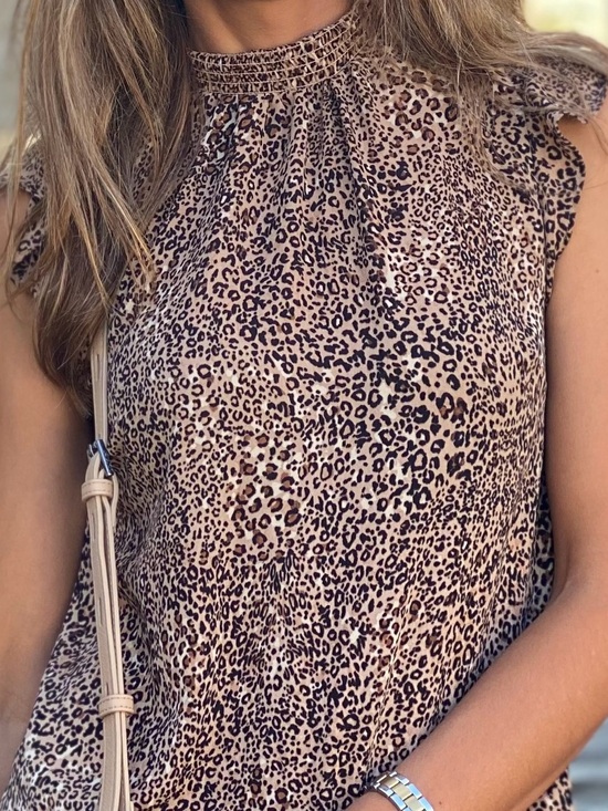 Vince Camuto Tops - Vince Camuto Leopard Print Sleeveless Smocked Yoke Top